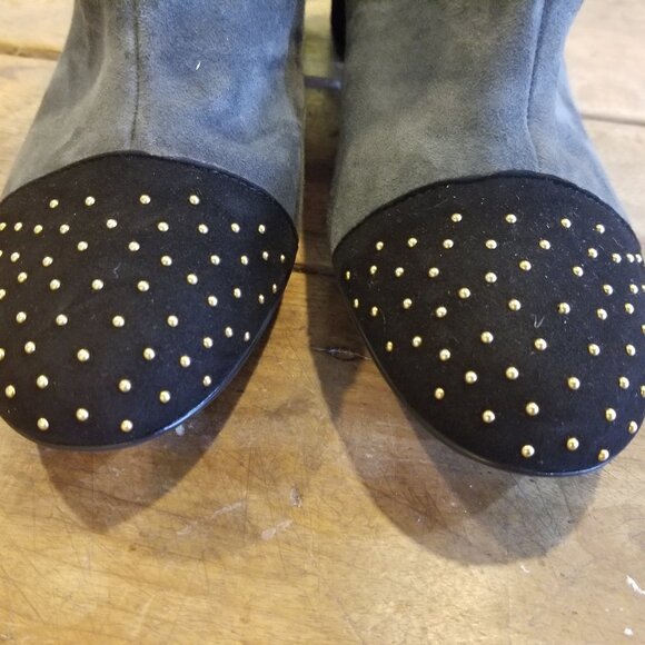 Beautiful Brenda Zaro NWOT Women's Ankle Boots size 40 - Picture 2 of 4